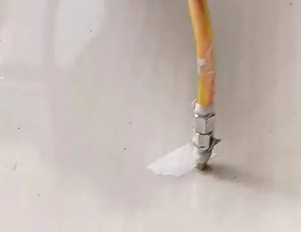 东乡瓷砖空鼓维修公司专业解答在瓷砖铺贴过程中，如果使用的砂料过粗（如全部使用了粗砂），可能会导致以下问题